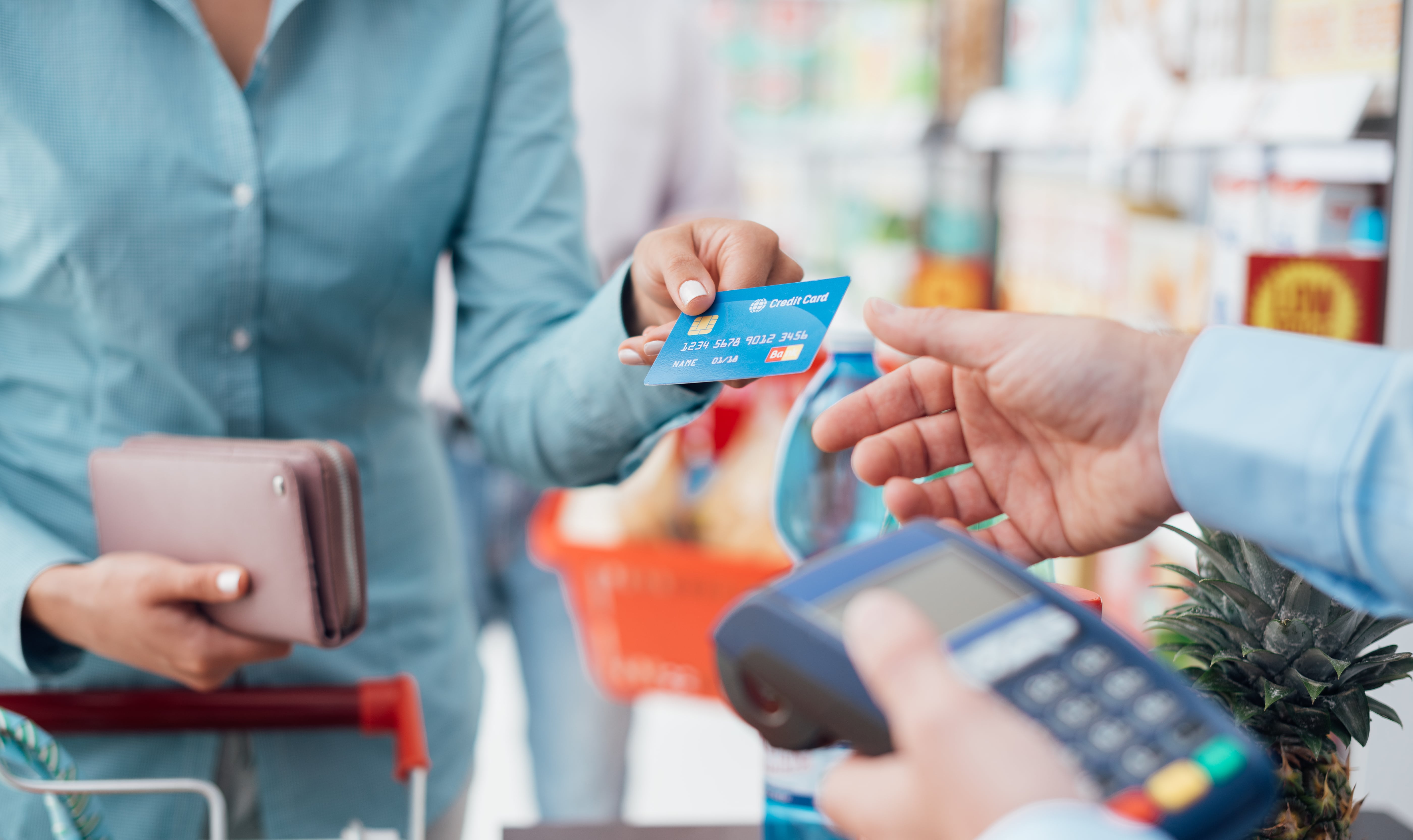 How to Use Credit Cards to Your Advantage 